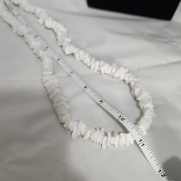 White Chip Shell Necklace – 23.5” - Picture 4 of 4